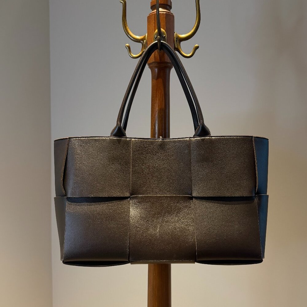 Bottega Veneta Arco Tote (Lightly Used)